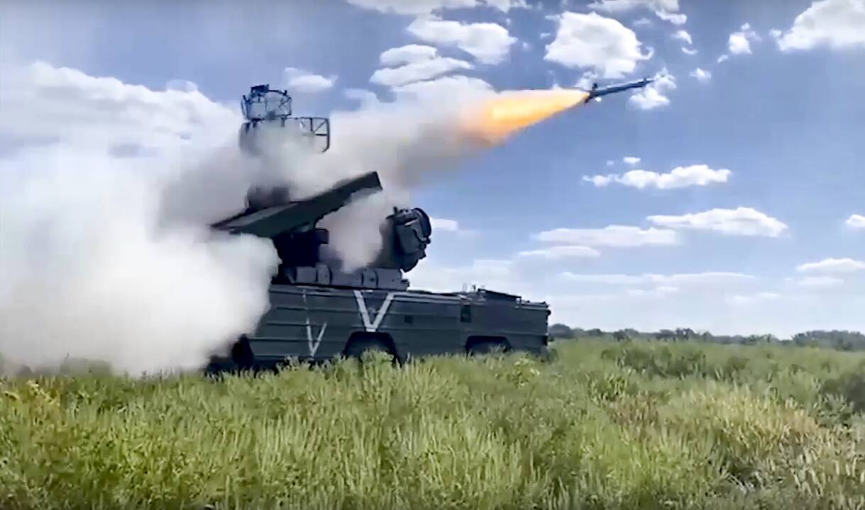 Kyjivas: Rusija į Ukrainą paleido apie 100 raketų