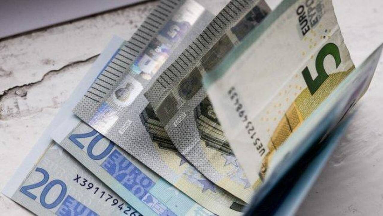 Grynųjų pinigų išėmimą apmokestins ir „Citadele“ bankas