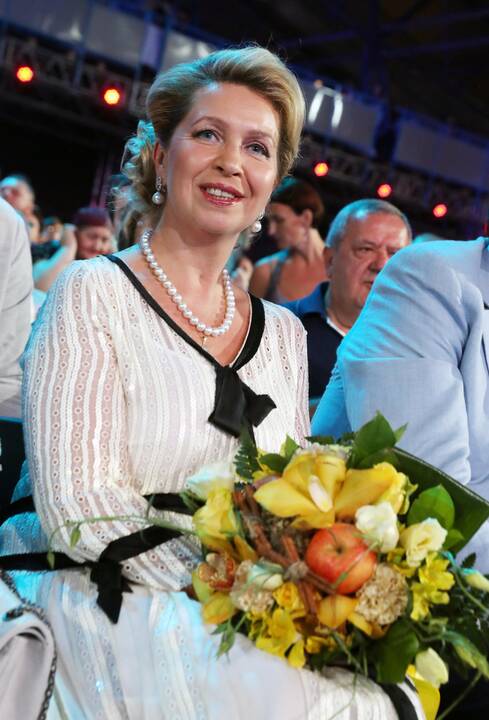 Svetlana Medevedeva (kairėje)