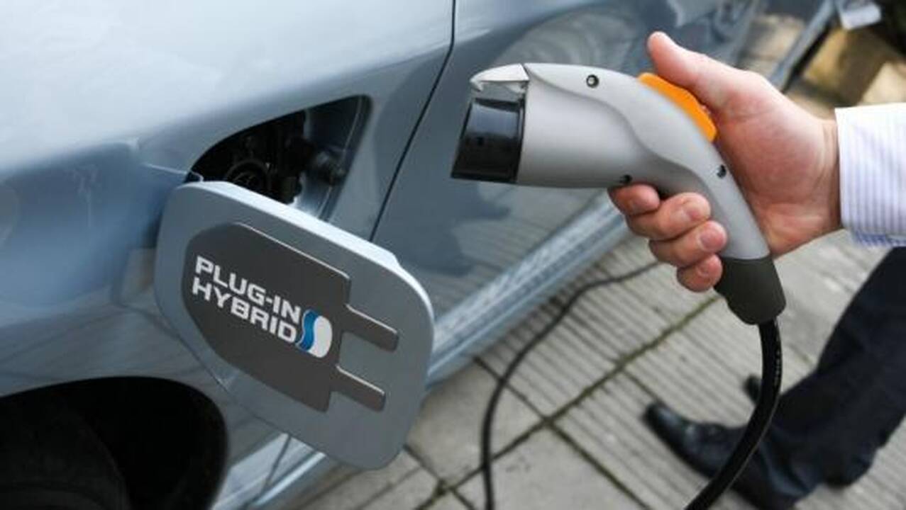 Ar verta įsigyti hibridinį automobilį?