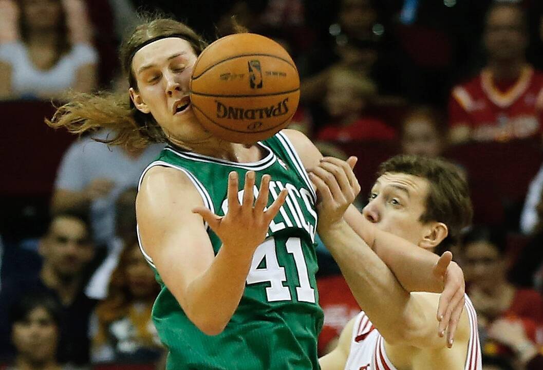 D.Motiejūnas pakilo nuo suolo, "Rockets" įsirašė pergalę