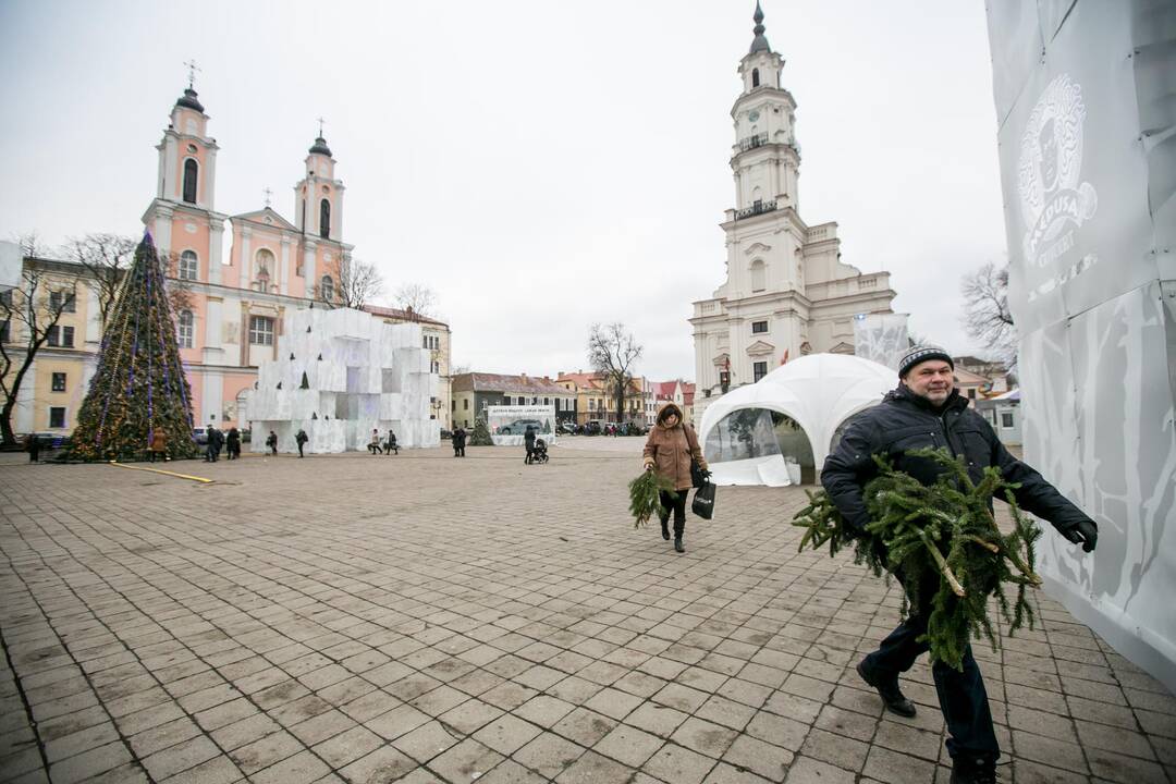  Akcija "Parsinešk Kalėdas į savo namus"