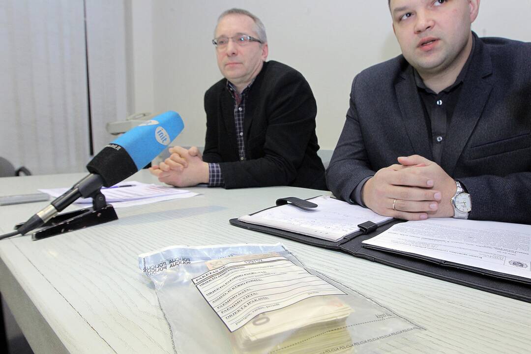 Tarptautinės operacijos metu sulaikyta 11 asmenų, įtariamų įvykdžius vagystes daugiau nei už 4 mln. eurų.