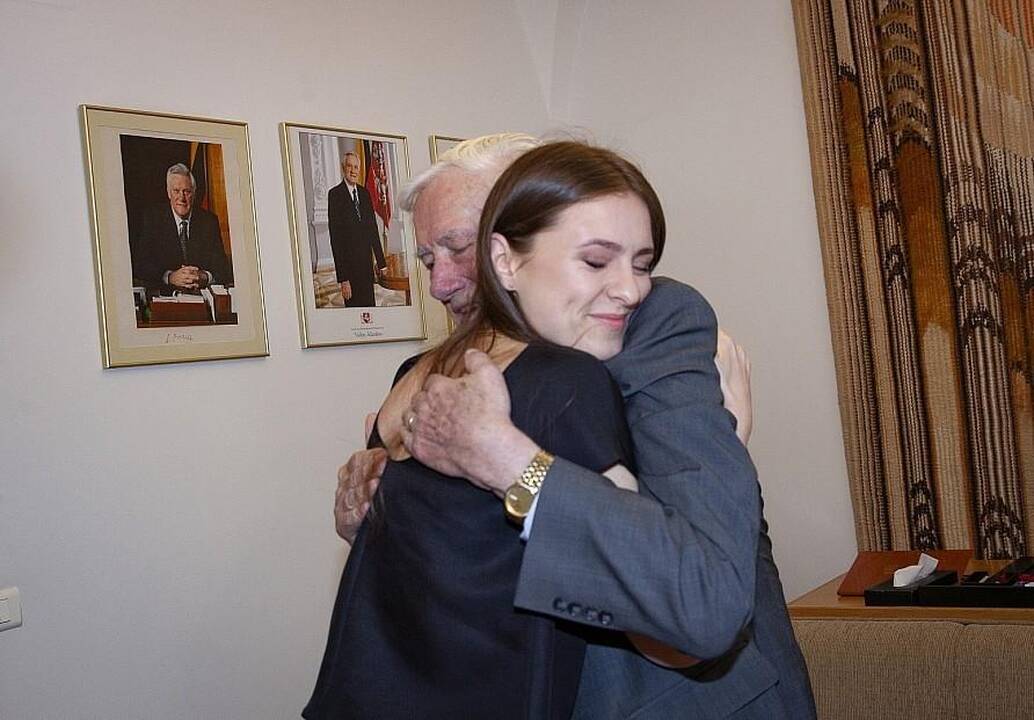 Valdas Adamkus (kairėje), Ieva Zasimauskaitė ir jos vyras Marius Kiltinavičius