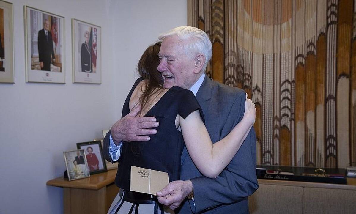 Valdas Adamkus (kairėje), Ieva Zasimauskaitė ir jos vyras Marius Kiltinavičius