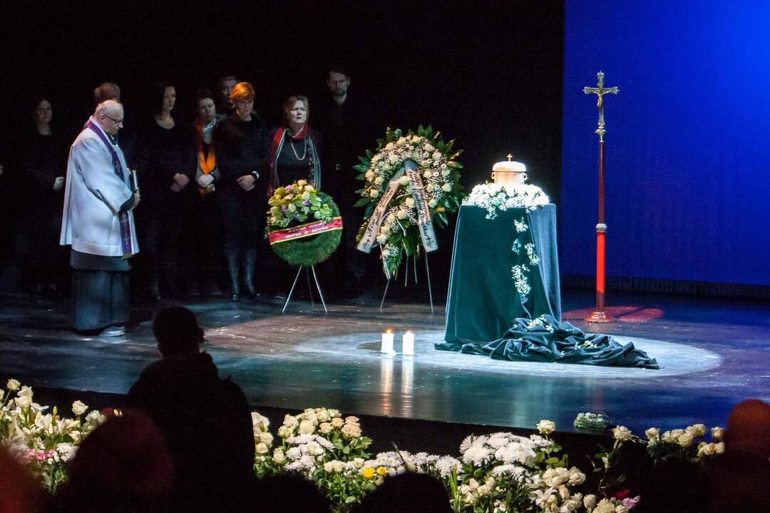 Aktorės D. Juronytės-Zelčiuvienės paskutinė kelionė