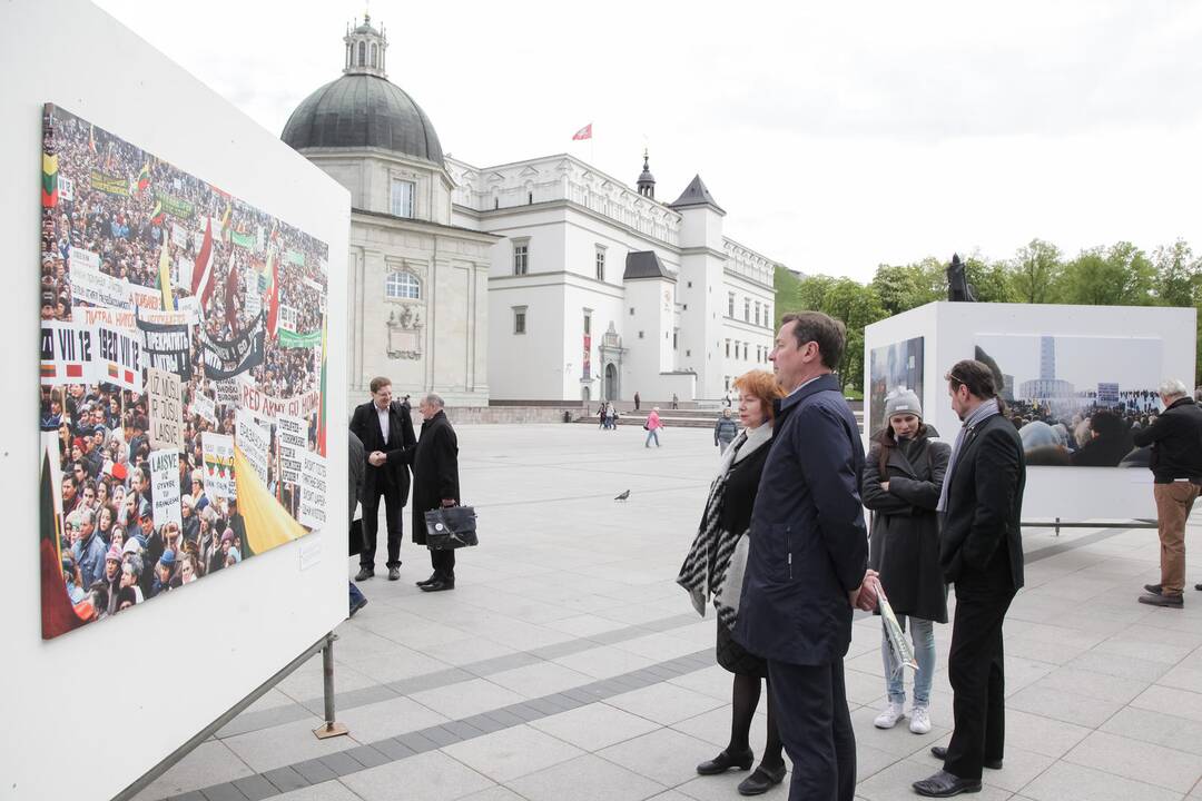 Katedros aikštėje atidaryta Z. Kazėno fotografijų paroda