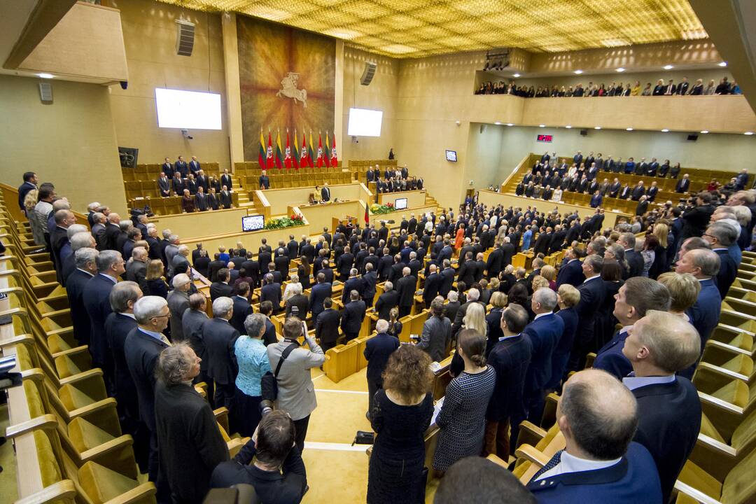 Naujas Seimas susirinko į pirmąjį posėdį