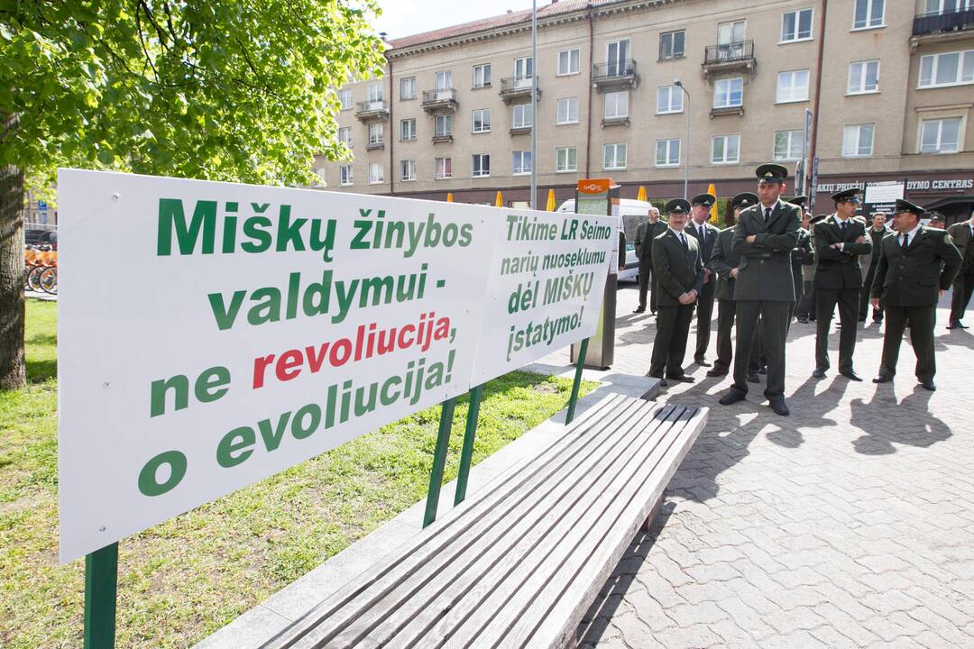 Miškininkų protestas prie Seimo