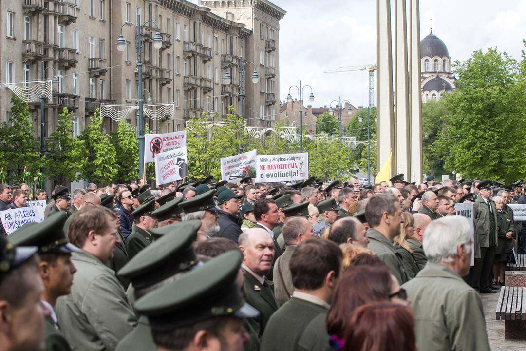 Miškininkų protestas prie Seimo