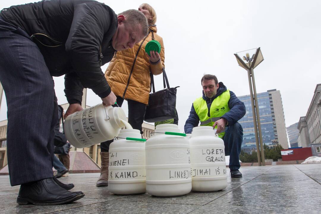 Pieno gamintojų protesto akcija