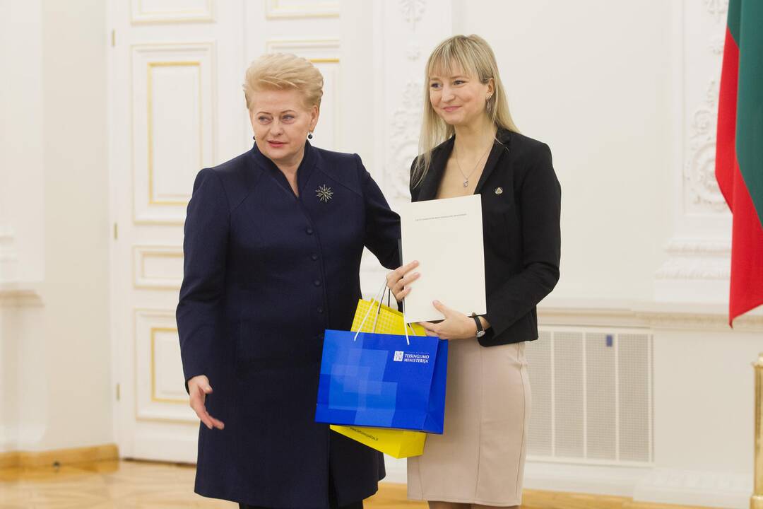 Konstitucijos egzamino nugalėtojų apdovanojimai