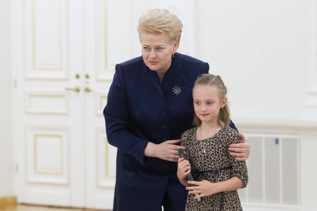 Konstitucijos egzamino nugalėtojų apdovanojimai