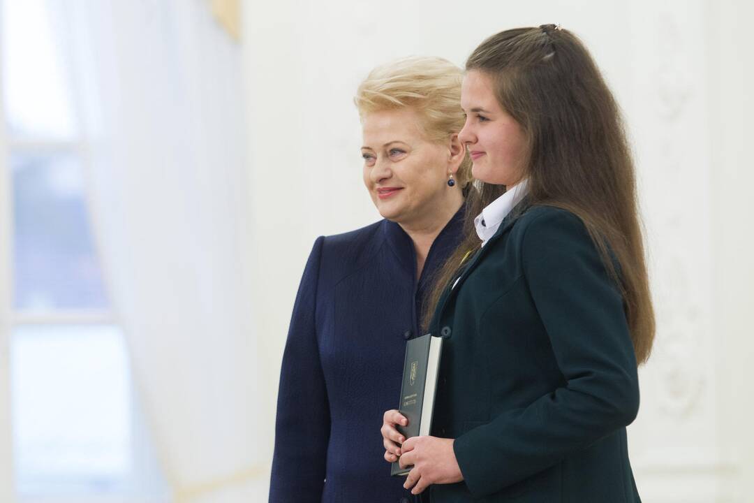 Konstitucijos egzamino nugalėtojų apdovanojimai