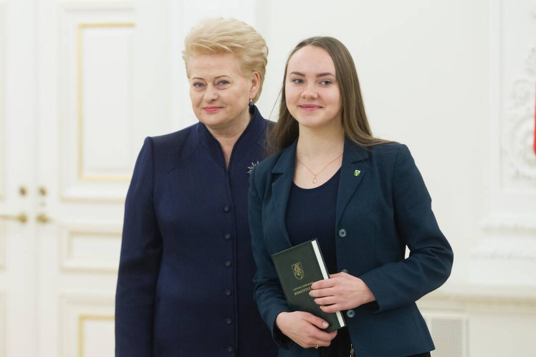 Konstitucijos egzamino nugalėtojų apdovanojimai