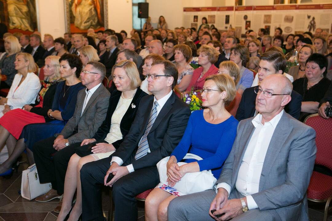 „Šimtukininkai“ apdovanoti Valdovų rūmuose