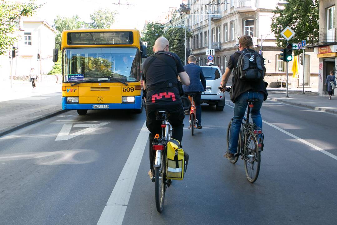 Vilniaus meras skaičiavo kliūtis dviračių takuose