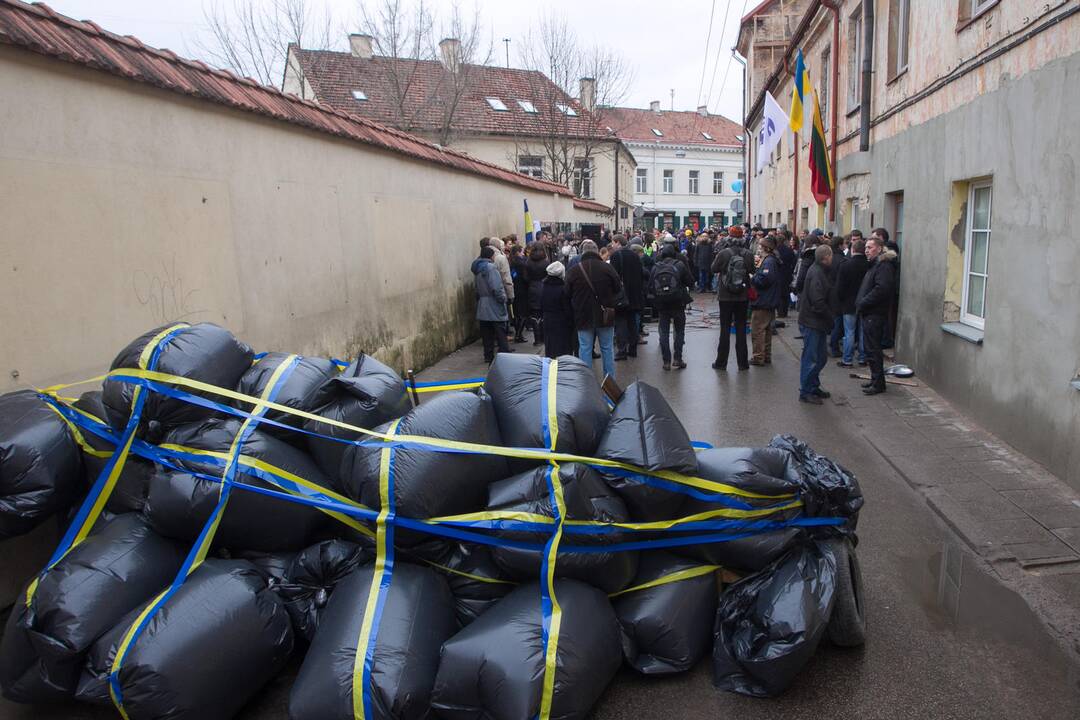 Sostinėje atidengta Užupio Respublikos Konstitucija ukrainiečių kalba