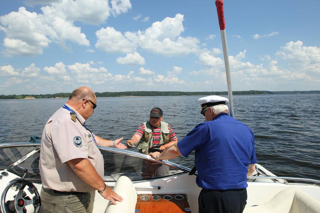 Apgaulinga Kauno marių ramybė