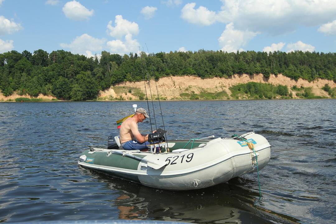 Apgaulinga Kauno marių ramybė