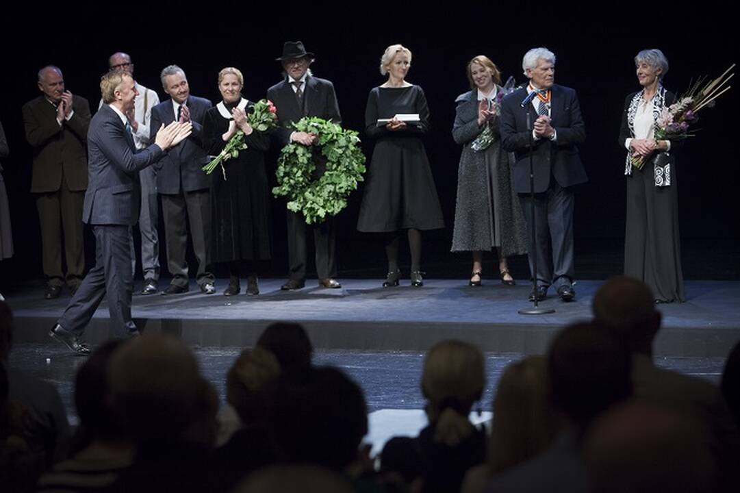 J.Jurašui ir A.M.Sluckaitei-Jurašienei – garbės ženklas