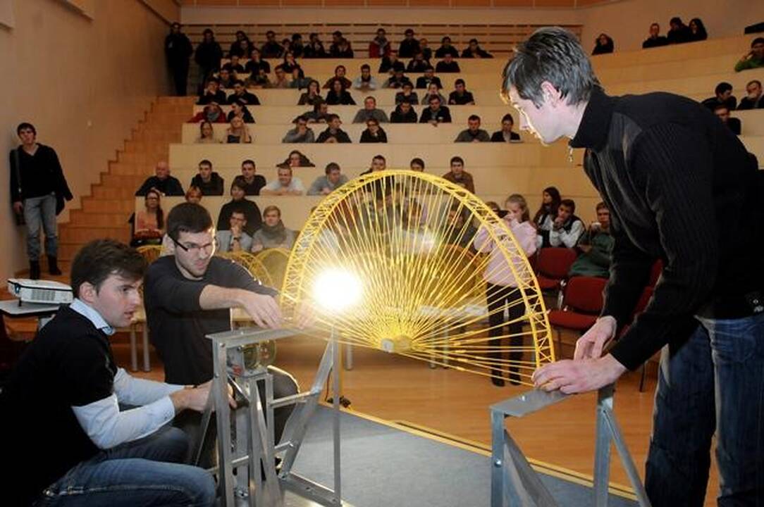 Techninių specialybių studentams nedarbas negresia