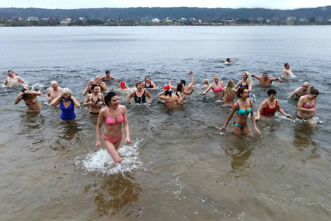 Naujametinės sveikuolių maudynės Kaune