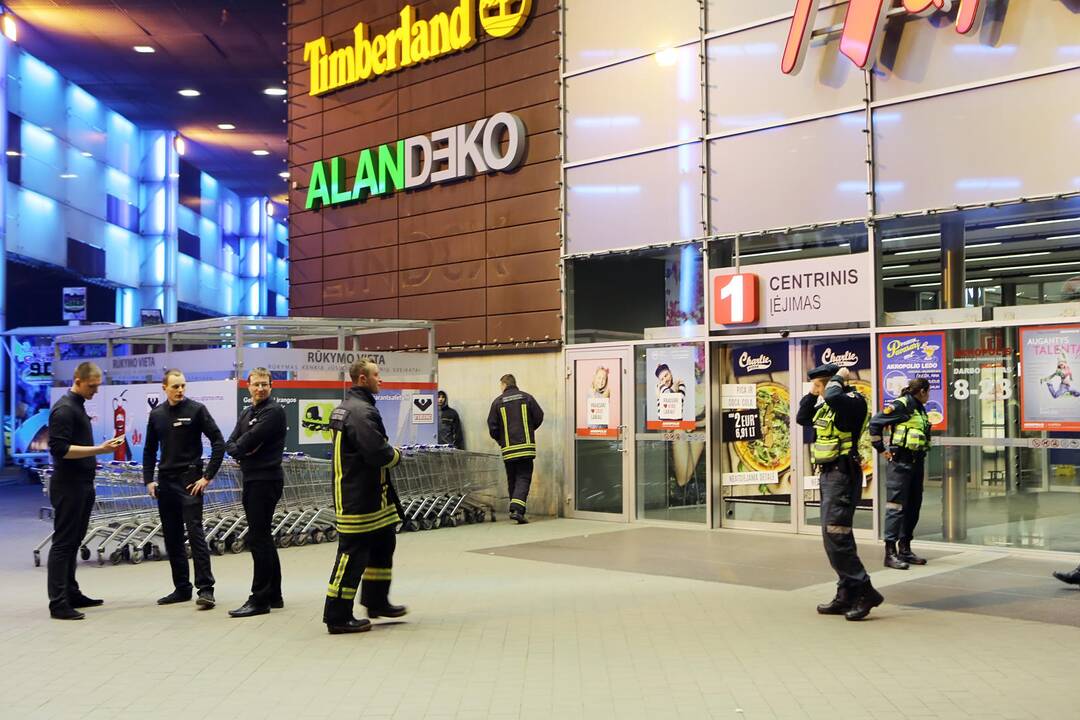 Pranešta apie sprogmenis „Akropolyje“