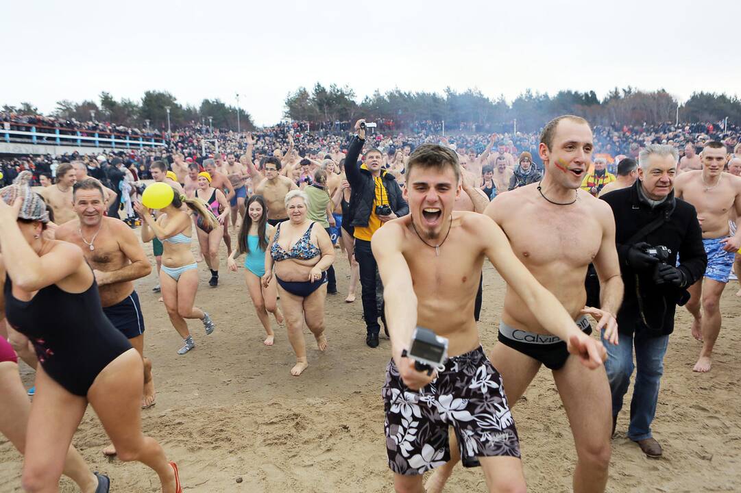 Į Baltiją panėrė maždaug šimtas sveikuolių