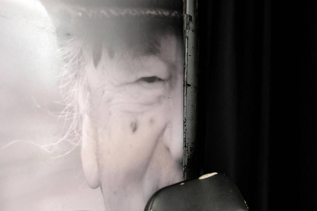 Mobili J. Meko kino galerija iki rugsėjo 11-osios apsistojo Kauno Rotušės aikštėje.
