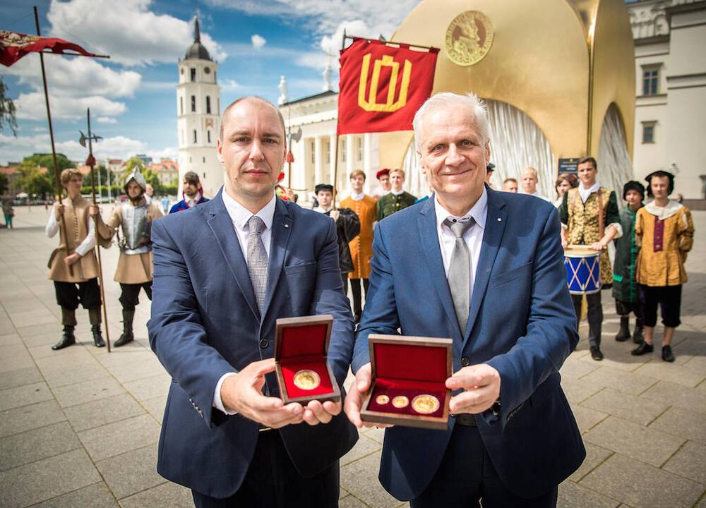 Z. Vazos proginių monetų pristatymas
