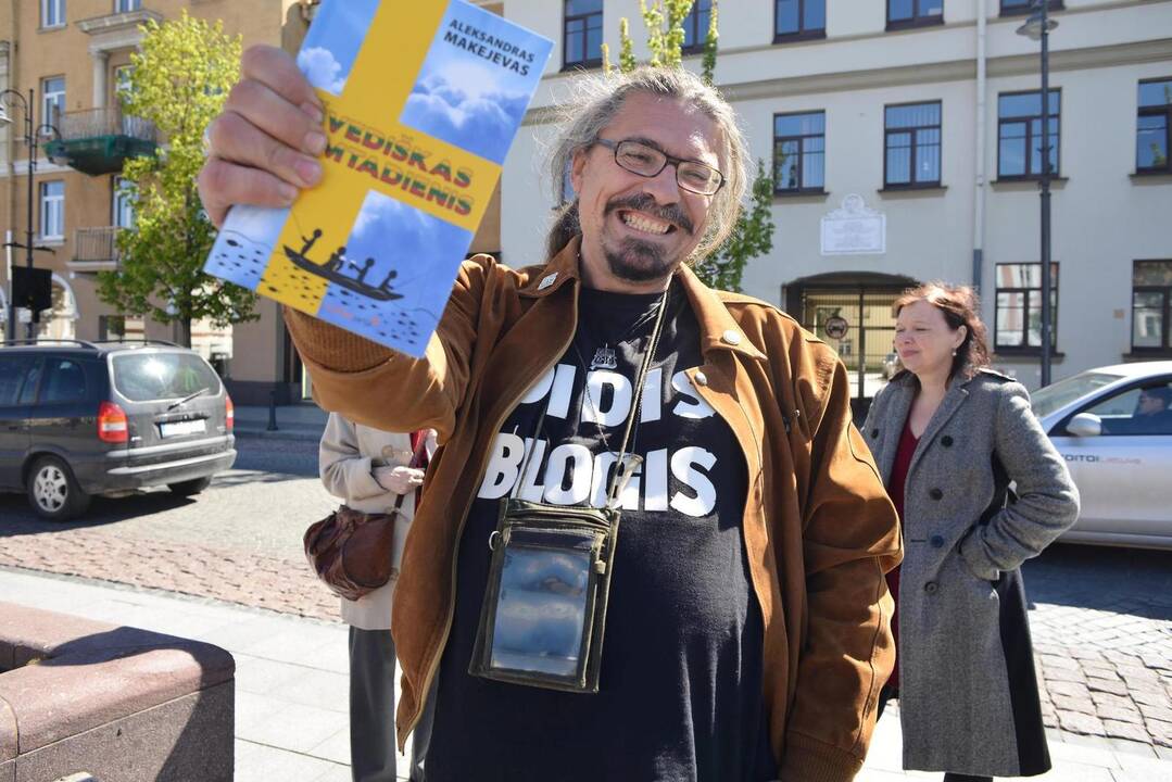 Menininkų mitingas prieš dvasinį terorizmą