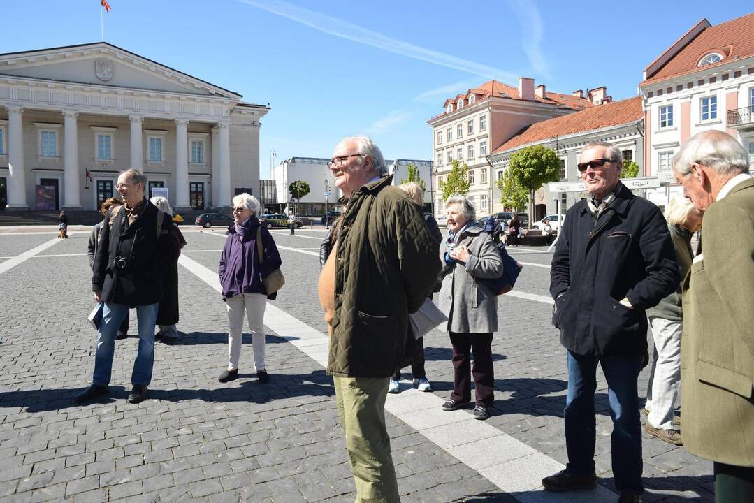 Menininkų mitingas prieš dvasinį terorizmą