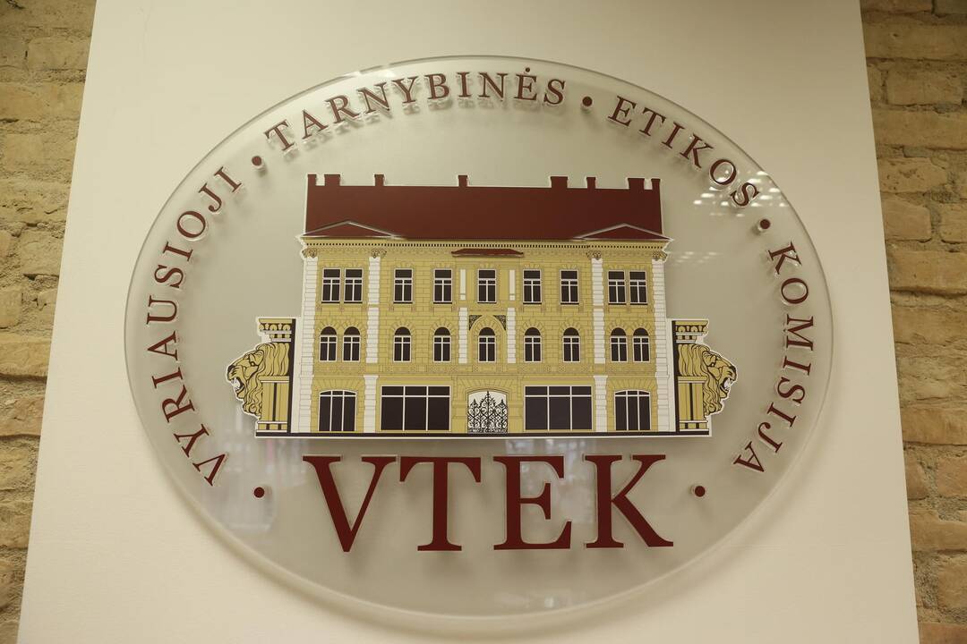 VTEK keturis viceministrus pripažino pažeidusiais įstatymą