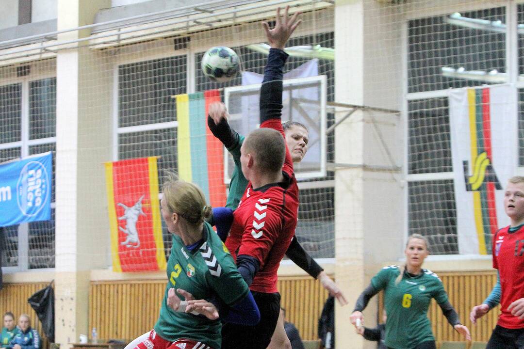 Lietuvos rankininkės įveikė vaikinus