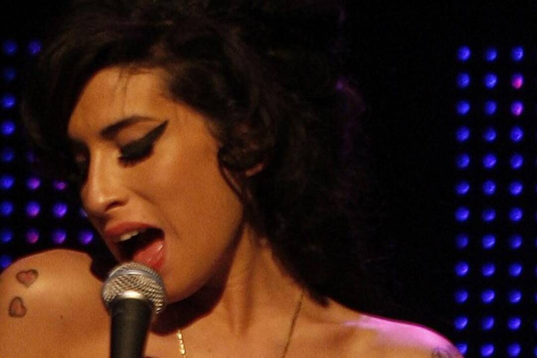Gerbėjai gedi Amy Winehouse