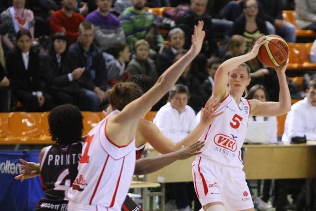 „Viči-Aisčių“ krepšininkės įveikė Eurolygos čempiones