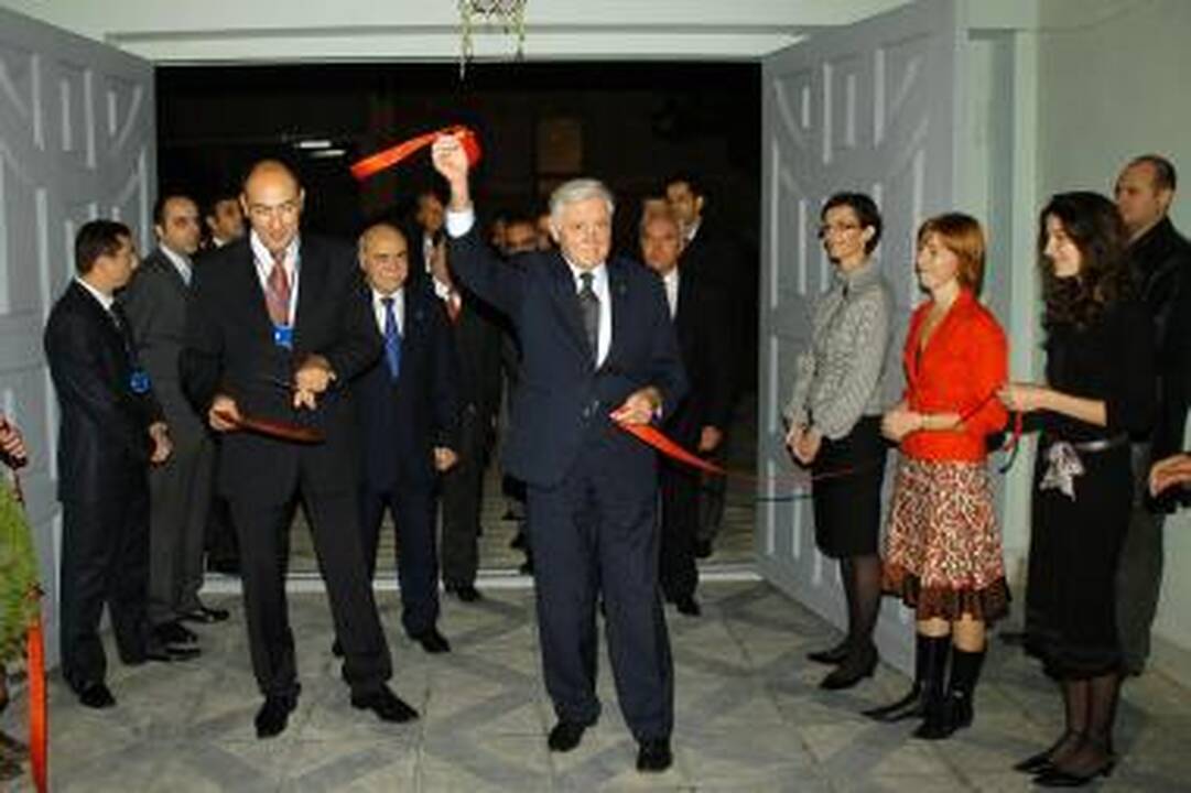 V.Adamkus Azerbaidžane atidarė Lietuvos ambasadą