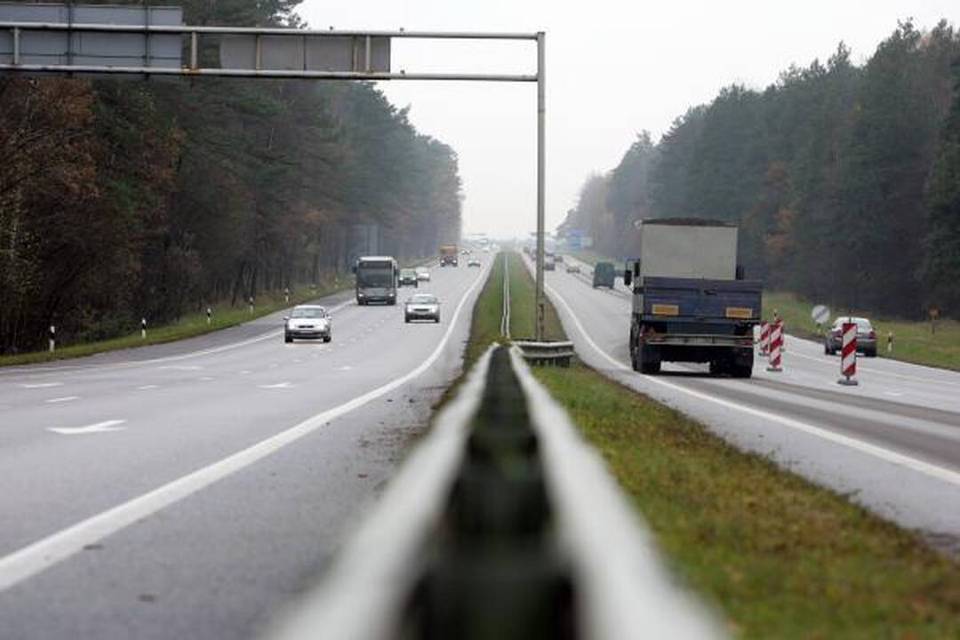 Vilnius–Kaunas: lietuviškomis dešromis grįsta magistralė