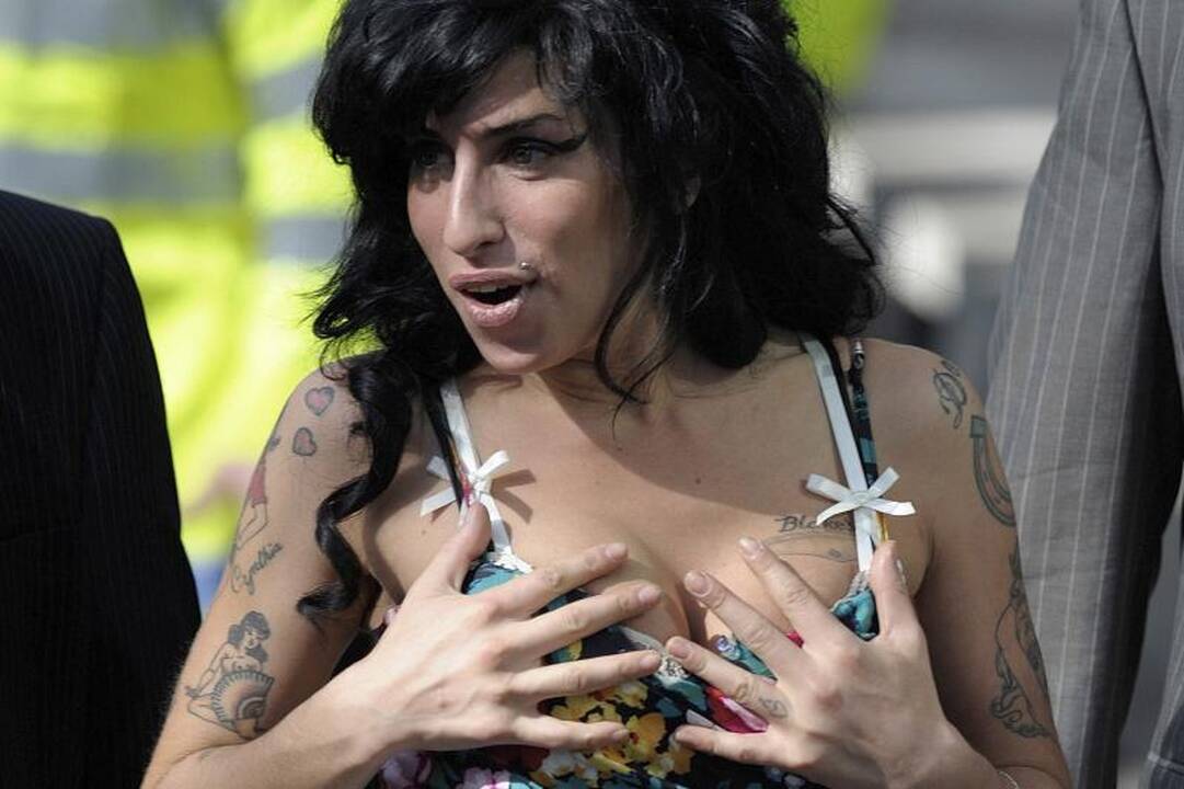 Gerbėjai gedi Amy Winehouse
