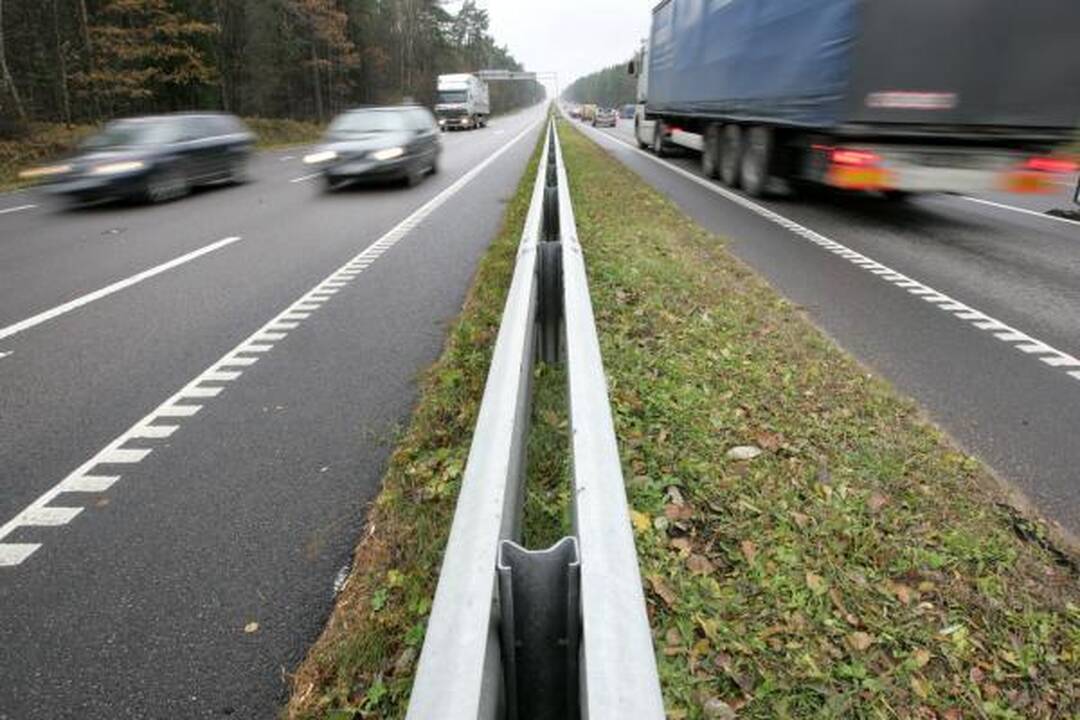 Rusijoje siūloma itin griežtai bausti valstybinių TP numerių vagis