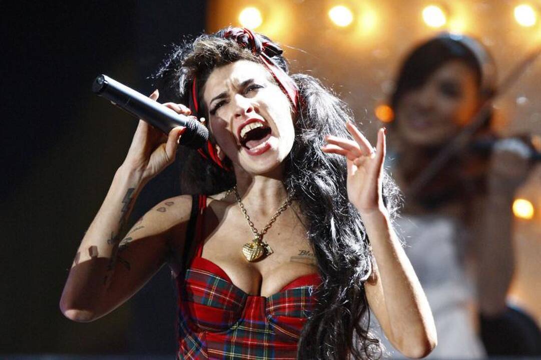 Gerbėjai gedi Amy Winehouse
