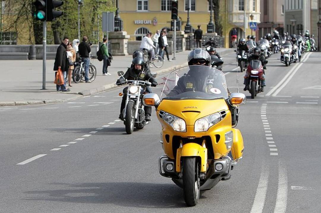 Motociklams – pirštinėmis „maigoma“ navigacija