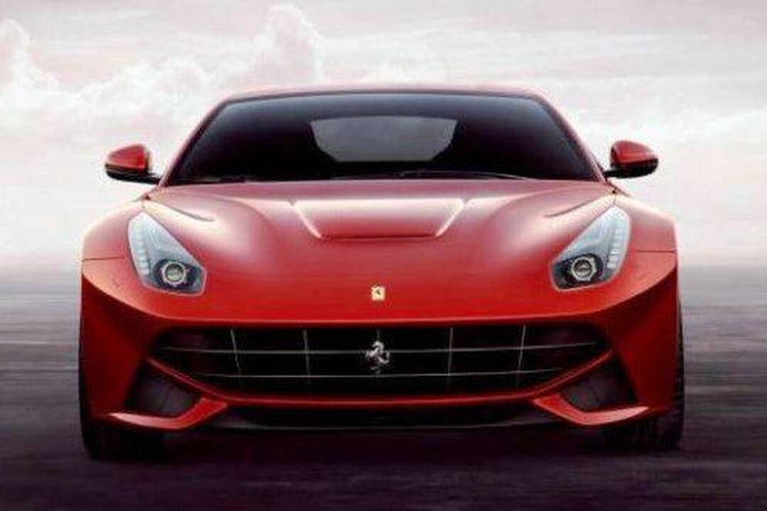 „Ferrari“ pristatė greičiausią automobilį