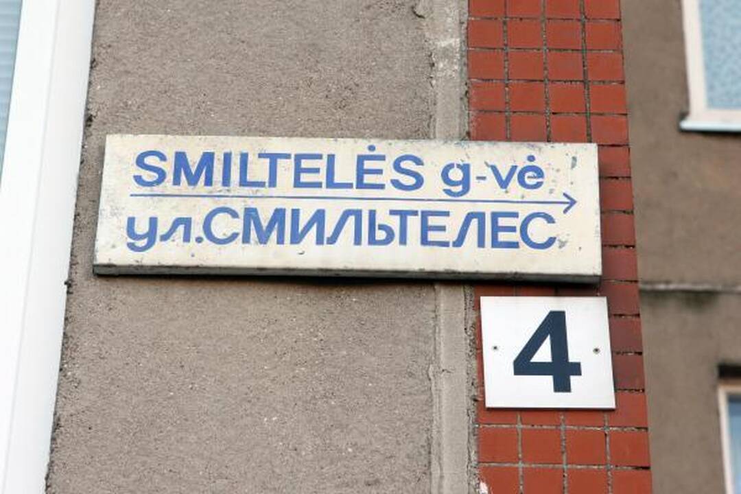 Premjeras kritikuoja dvikalbius gatvių pavadinimus Vilniaus rajone 