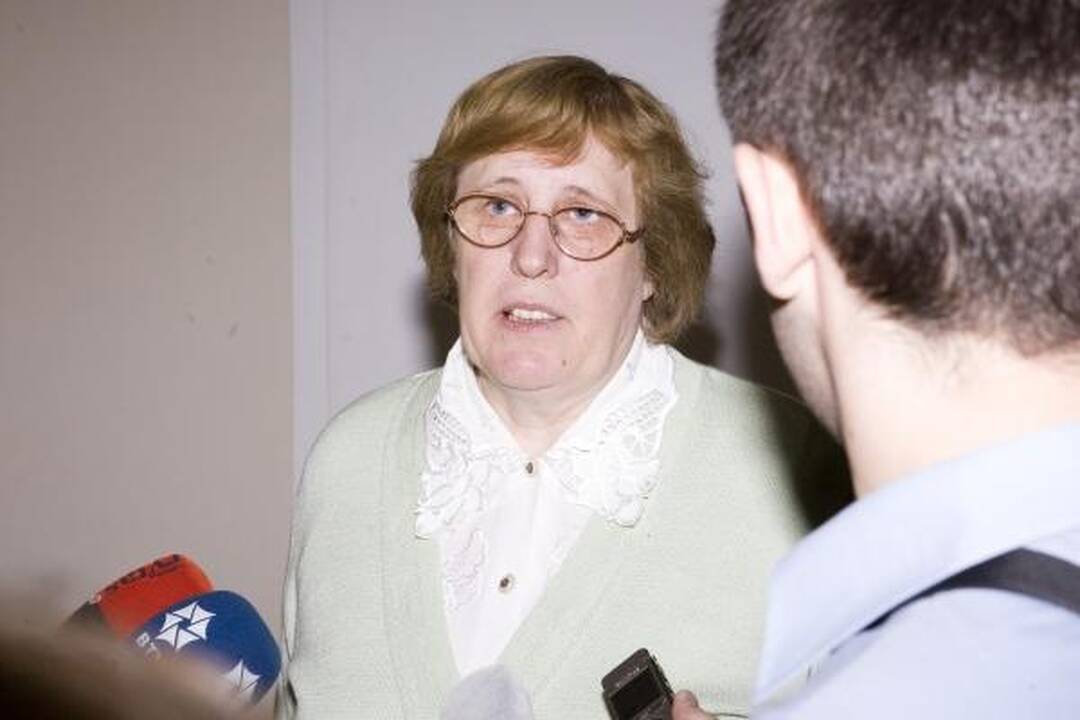 Teisme tęsiasi terorizmu kaltinamos E.Kusaitės motinos apklausa