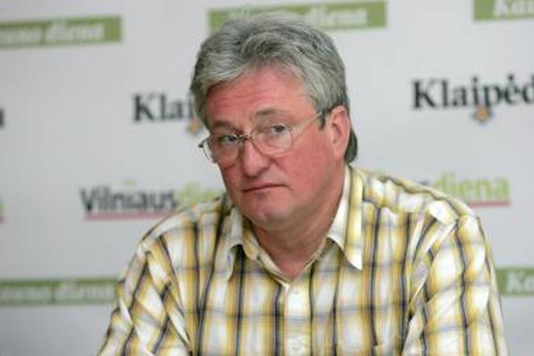 “Ąžuoliuko” vadovas V.Miškinis: mane iš čia išneš kojom į priekį