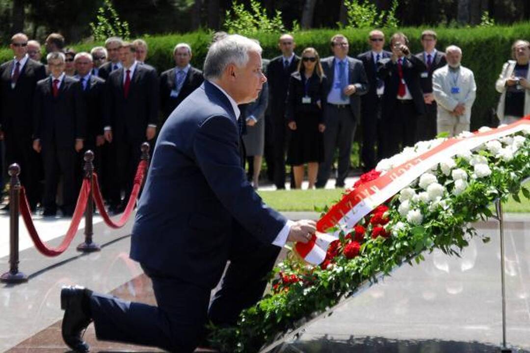 Lenkijos vadovo palaikai pargabenti į Varšuvą