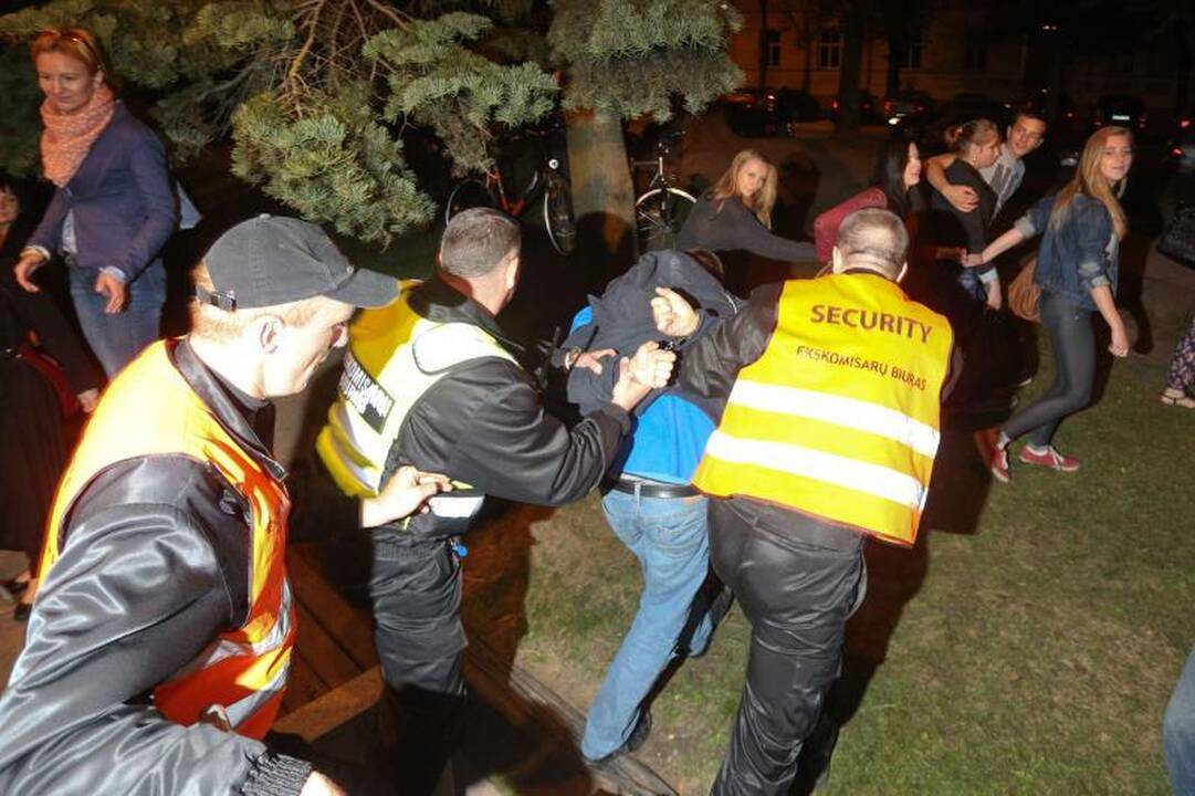 Koncerte prie Katedros neapsieita be incidentų