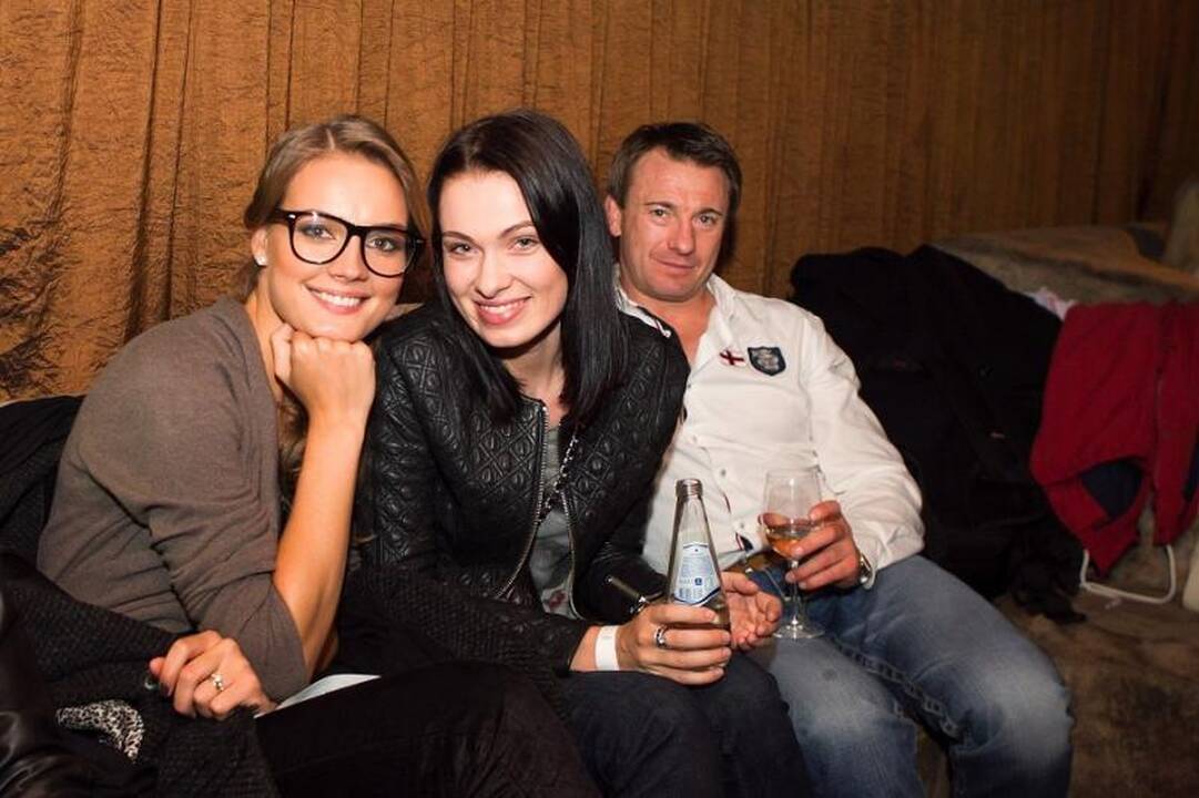 „Šok su manimi“ pratęstuvėse J.Jurkutė pasipuošė stilingais akiniais
